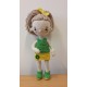 Kislány zöld/sárga ruhában, horgolt figura